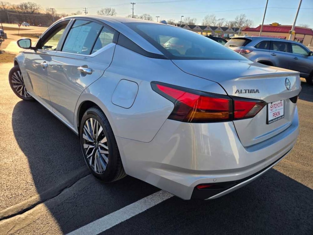 Used 2024 Nissan Altima 2.5 SV Sedan