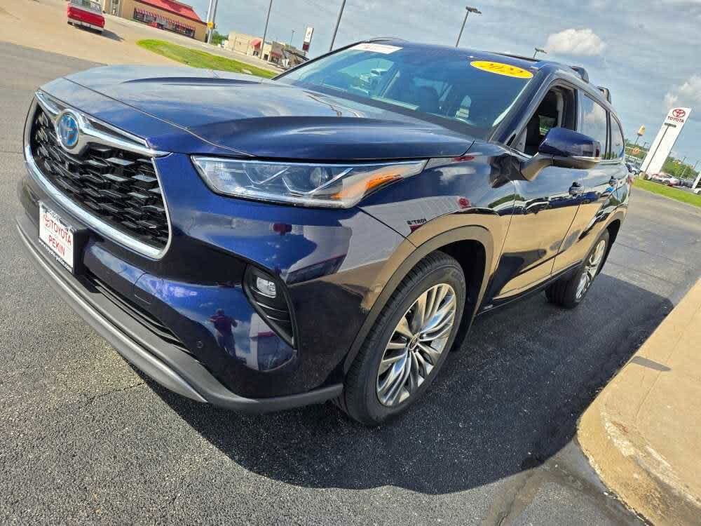 2022 Toyota Highlander Hybrid Platinum photo 4