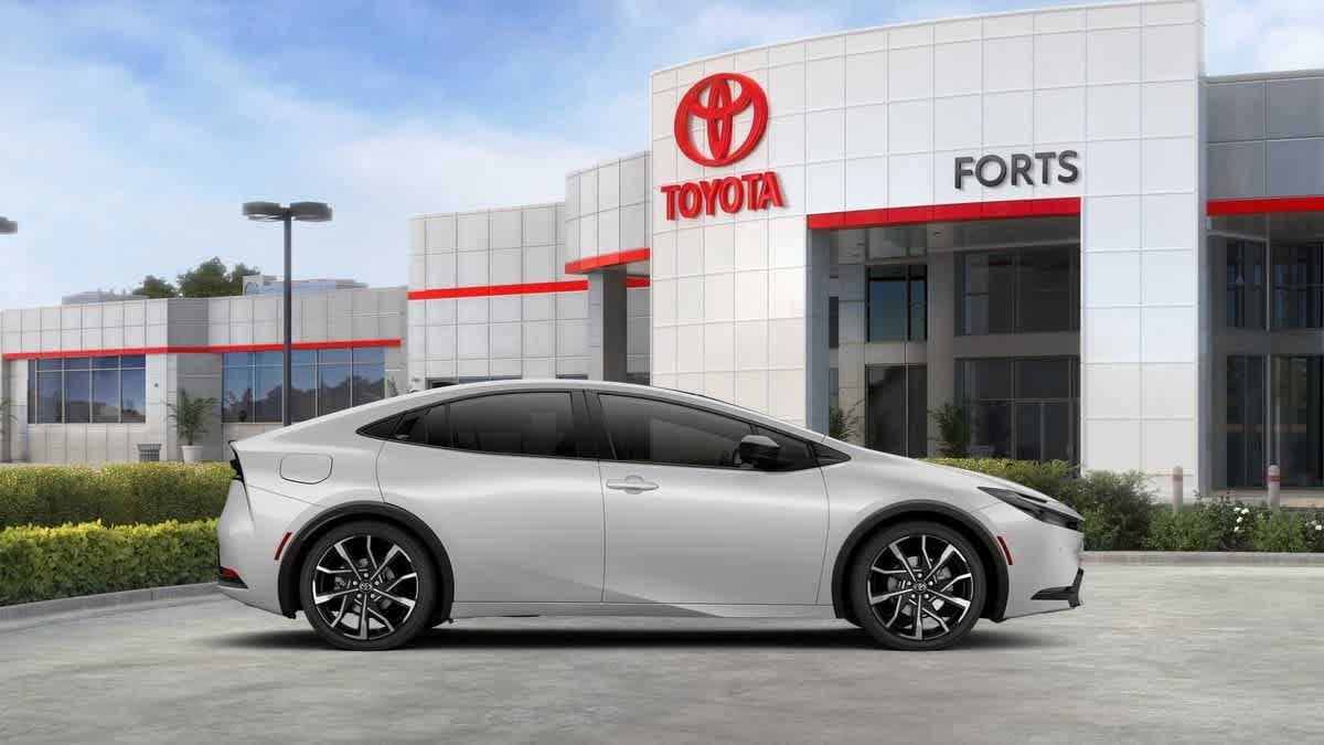 2026 Toyota Prius Plug-in Hybrid XSE Premium - Photo 13