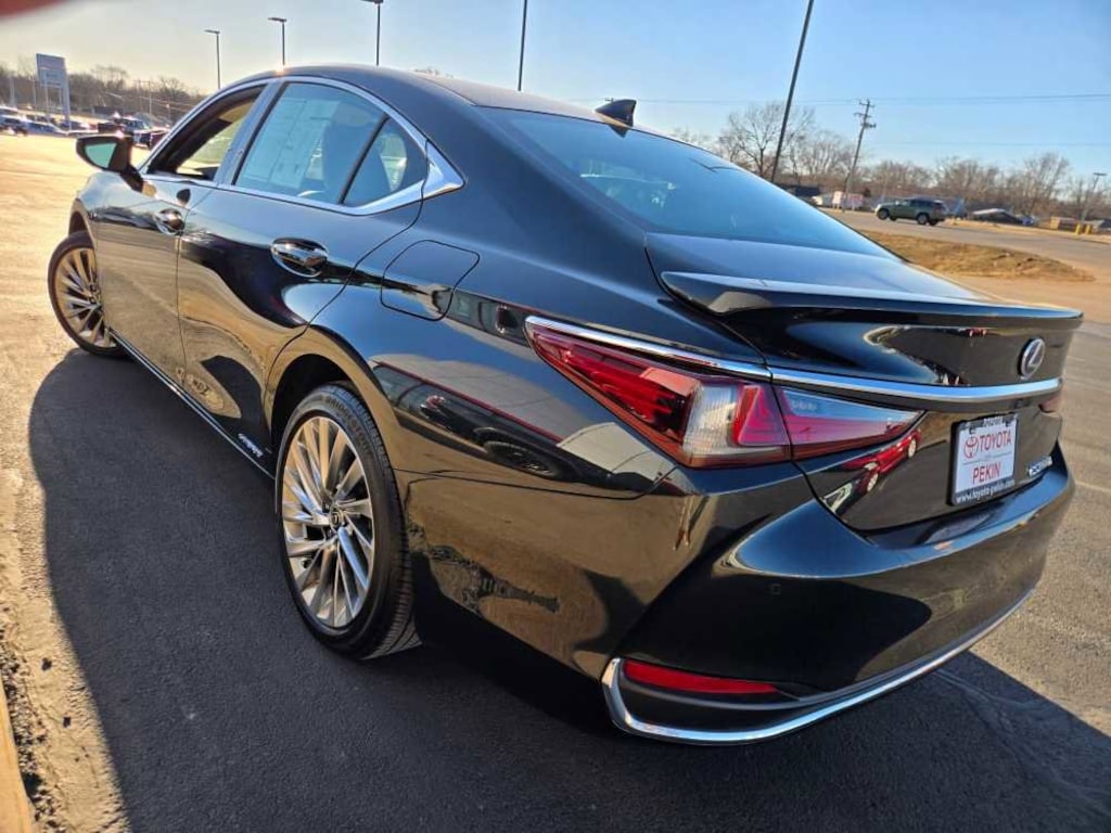 Used 2021 Lexus ES 300h Luxury Sedan