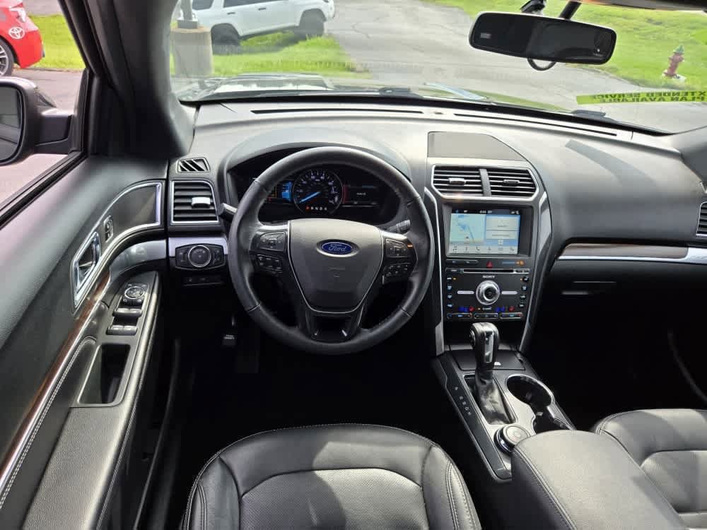 Used 2018 Ford Explorer Limited with VIN 1FM5K8F81JGC52582 for sale in Pekin, IL