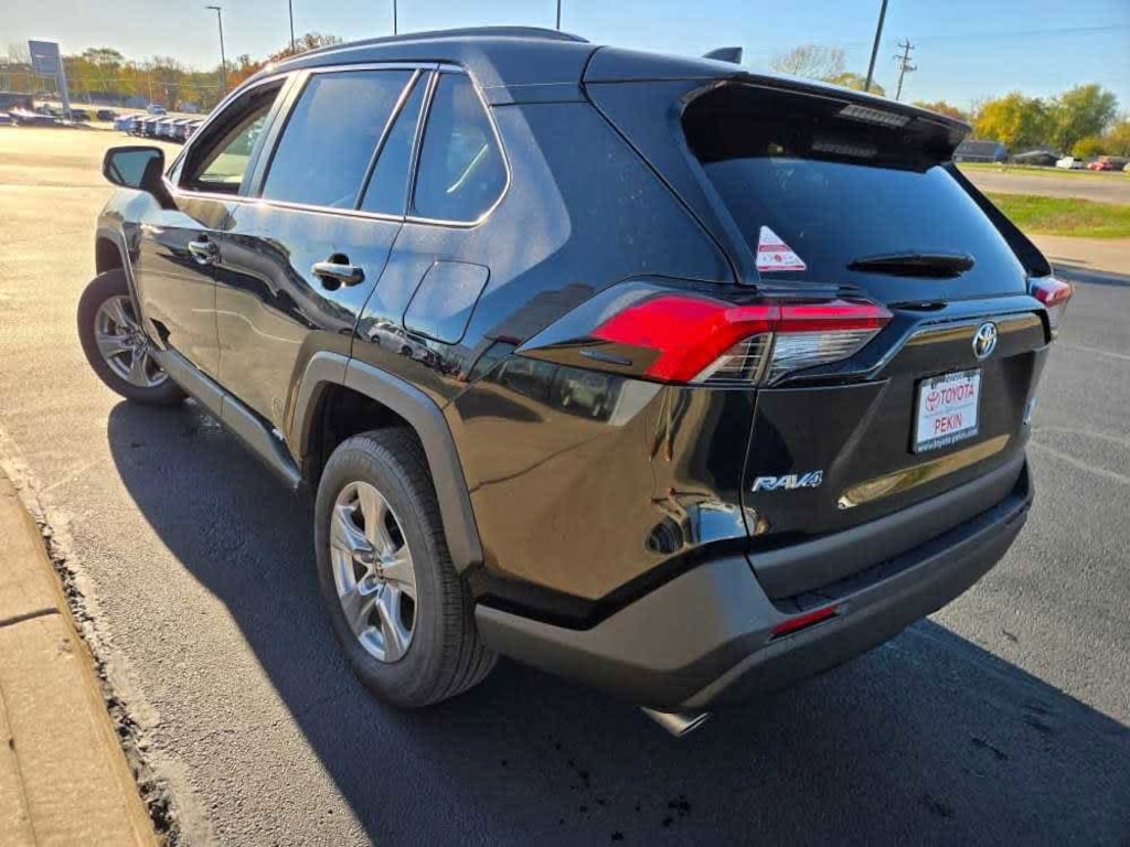 Used 2025 Toyota RAV4 Hybrid XLE SUV