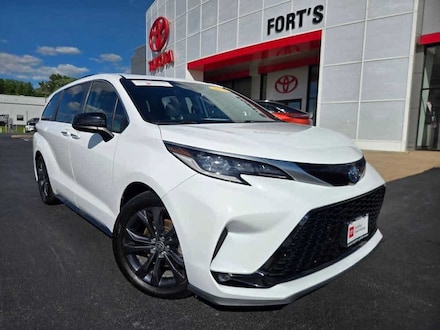 2023 Toyota Sienna XSE 7 Passenger Van Passenger Van