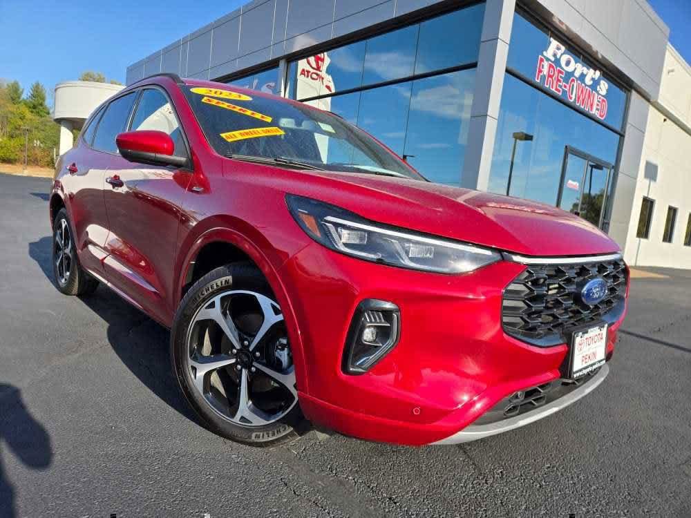 2023 Ford Escape ST-Line Elite's photo