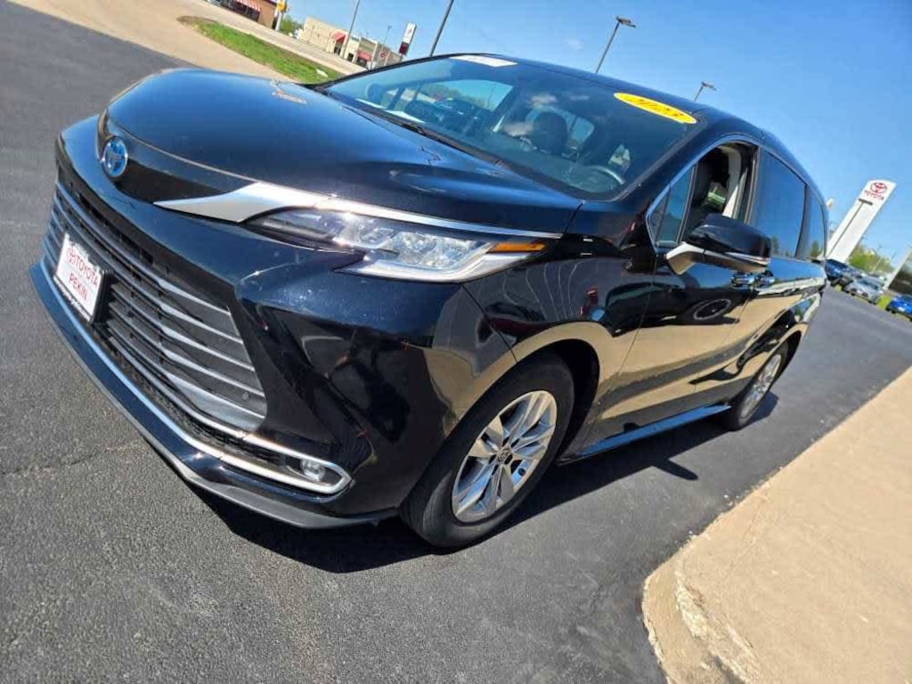 Certified 2023 Toyota Sienna Limited 7 Passenger Van Passenger Van