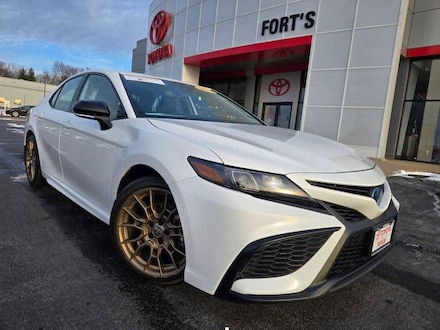2024 Toyota Camry Hybrid SE Nightshade Sedan