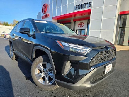 2025 Toyota RAV4 Hybrid XLE SUV