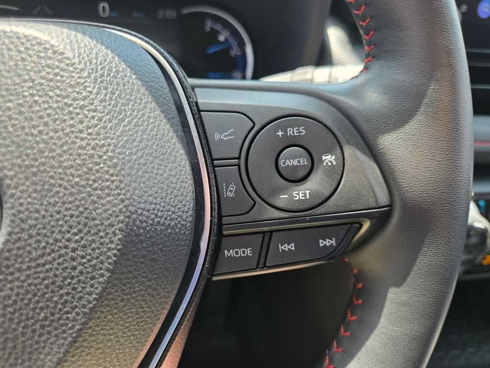 2024 Toyota RAV4 SE - Photo 19