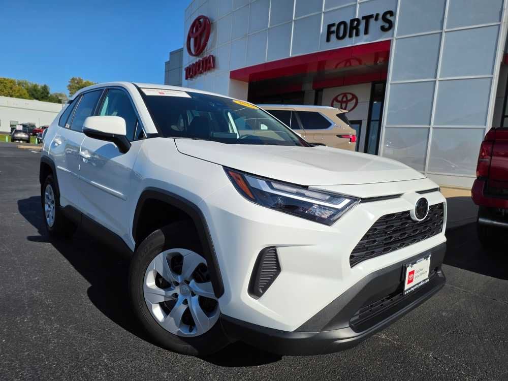 2024 Toyota RAV4 LE