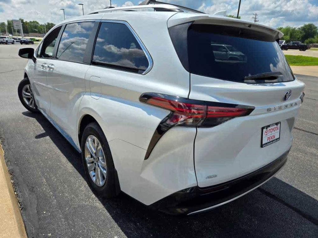 Certified 2022 Toyota Sienna Platinum 7 Passenger Van Passenger Van