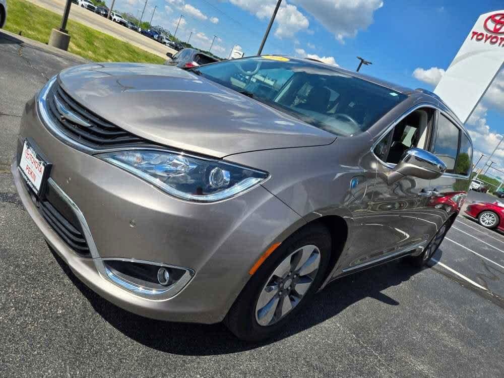 2018 Chrysler Pacifica Hybrid Limited photo 4