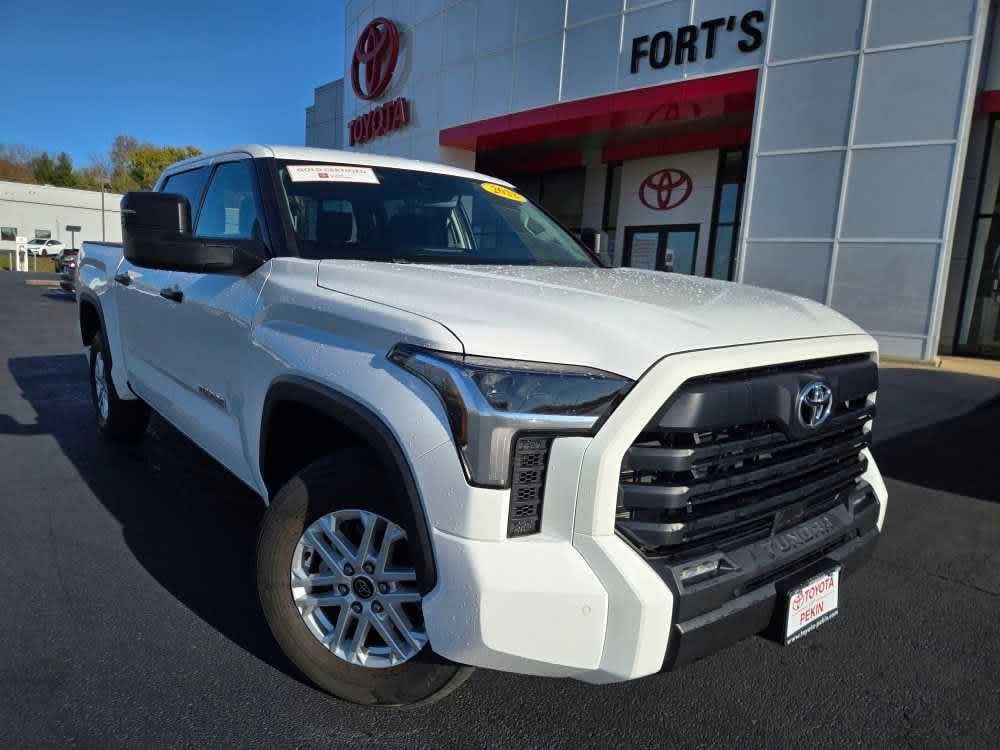 2022 Toyota Tundra SR5's photo