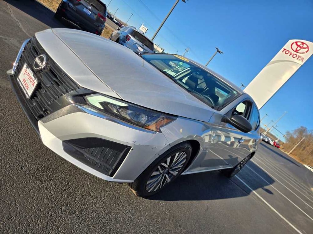 Used 2024 Nissan Altima 2.5 SV Sedan