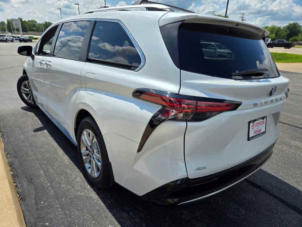 Certified 2022 Toyota Sienna Platinum 7 Passenger Van Passenger Van