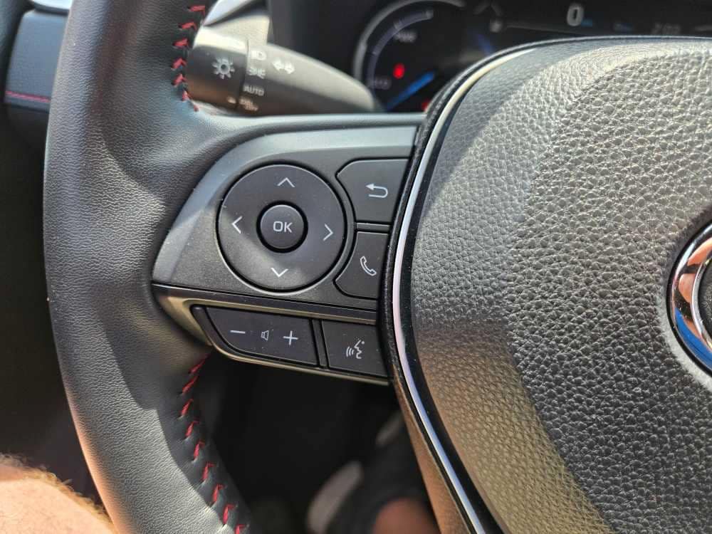 2024 Toyota RAV4 SE - Photo 18