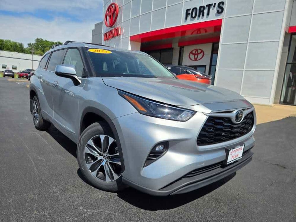 Used 2022 Toyota Highlander XLE SUV