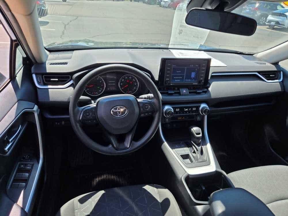 Used 2022 Toyota RAV4 XLE with VIN 2T3P1RFV2NW292532 for sale in Pekin, IL