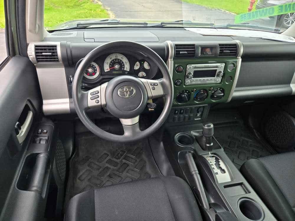 Used 2011 Toyota FJ Cruiser Base with VIN JTEBU4BF7BK099408 for sale in Pekin, IL