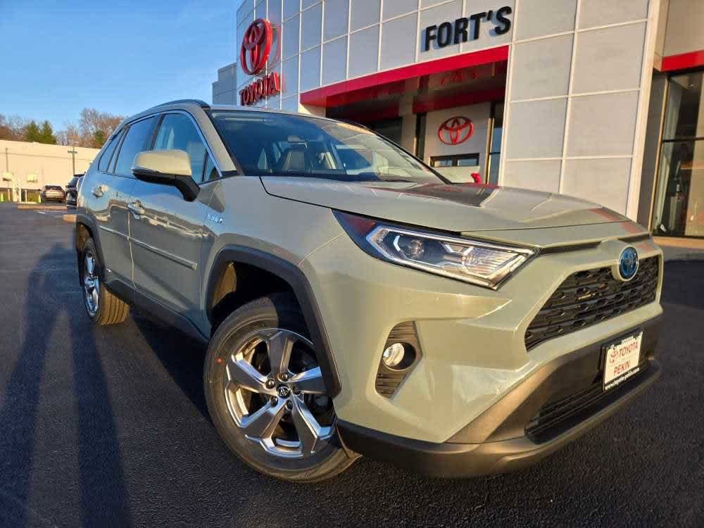 2021 Toyota RAV4 XLE Premium's photo