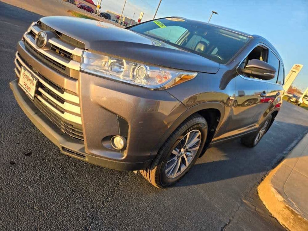 Used 2019 Toyota Highlander XLE V6 SUV