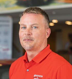 Staff member Scott Hall from e0ec15b080fc