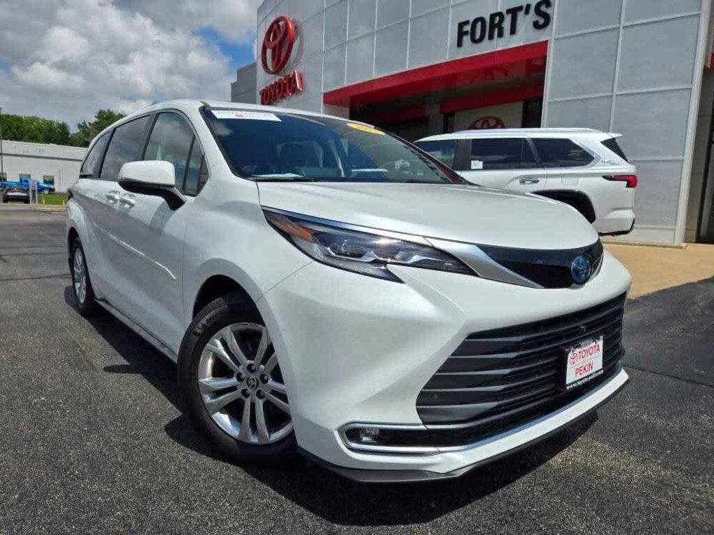 Certified 2022 Toyota Sienna Platinum 7 Passenger Van Passenger Van