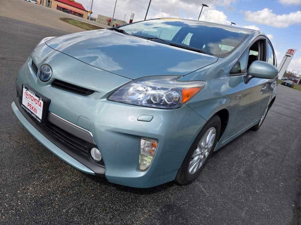 2013 Toyota Prius Plug-in Advanced photo 4