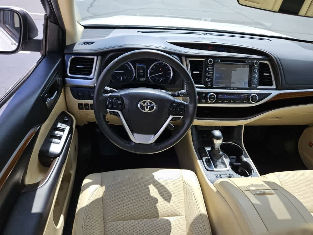 Certified 2019 Toyota Highlander Limited with VIN 5TDDGRFH8KS067864 for sale in Pekin, IL