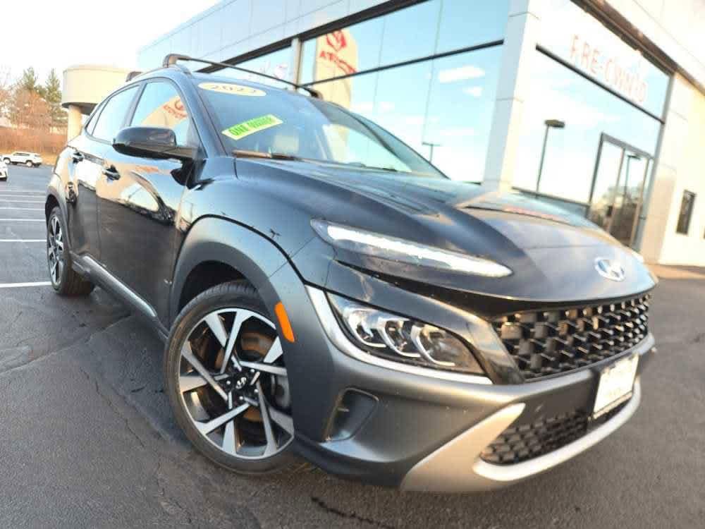 2022 Hyundai Kona Limited's photo