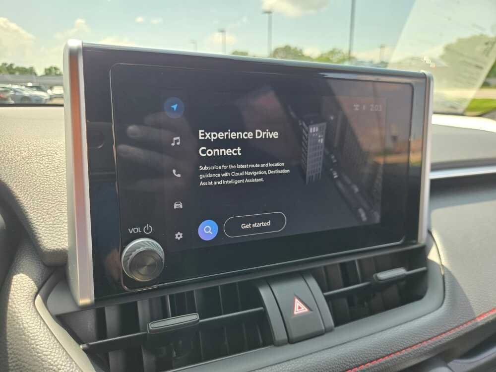 2024 Toyota RAV4 SE - Photo 20