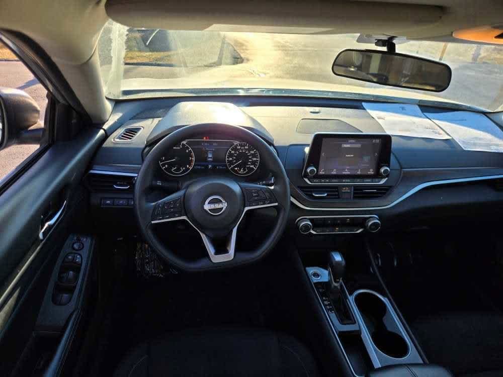 Used 2024 Nissan Altima SV with VIN 1N4BL4DV3RN324255 for sale in North Pekin, IL
