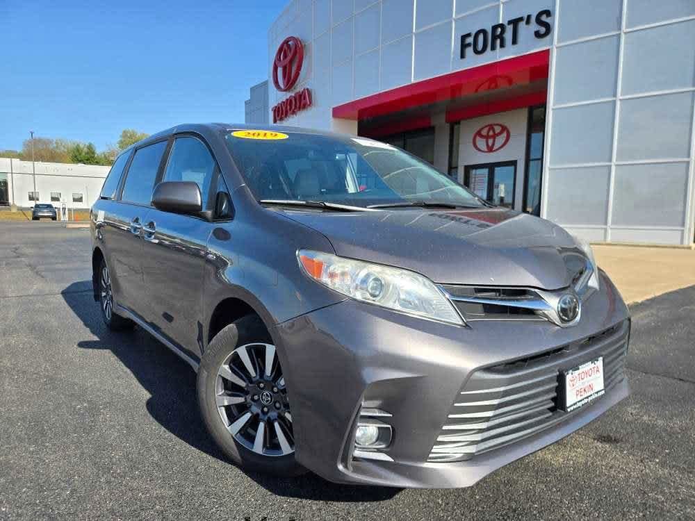 2019 Toyota Sienna XLE