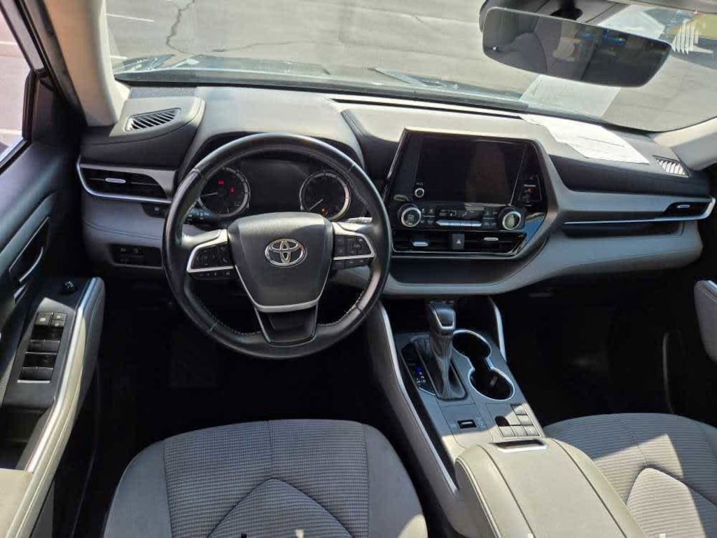 Used 2023 Toyota Highlander LE SUV