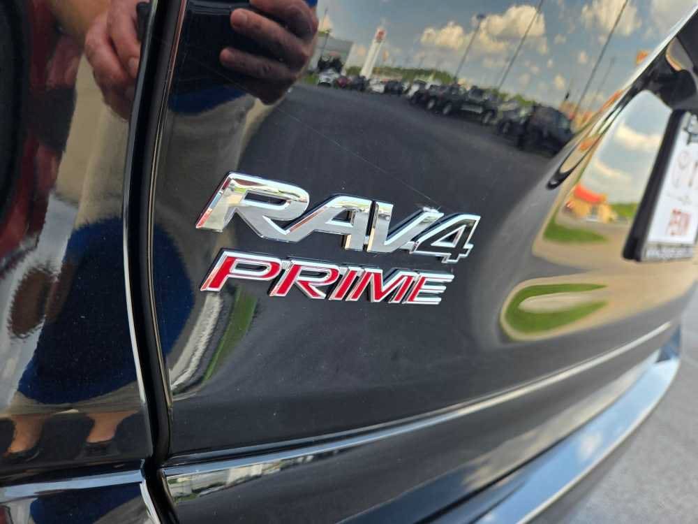 2024 Toyota RAV4 SE - Photo 6