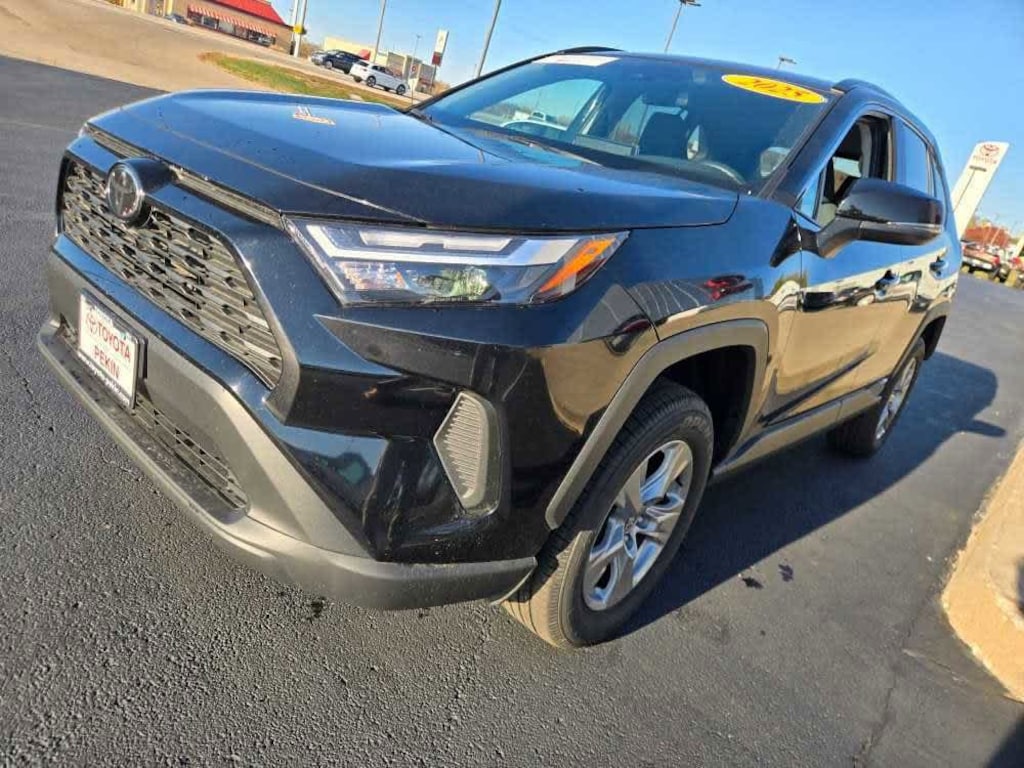 Used 2025 Toyota RAV4 Hybrid XLE SUV