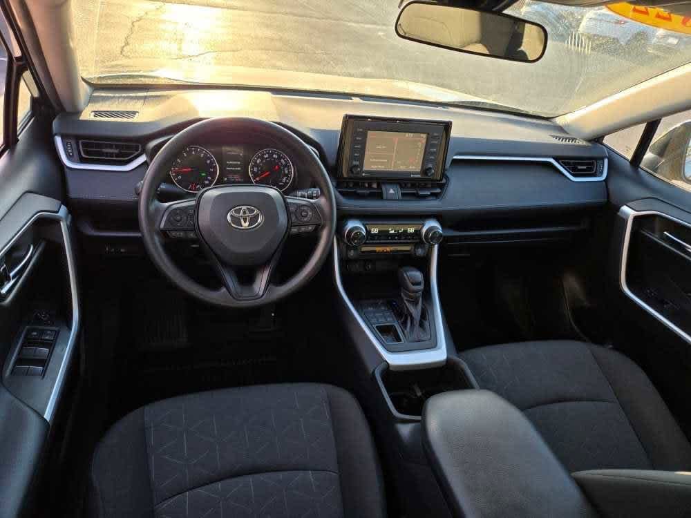 Used 2022 Toyota RAV4 XLE with VIN 2T3P1RFV1NW286558 for sale in Pekin, IL