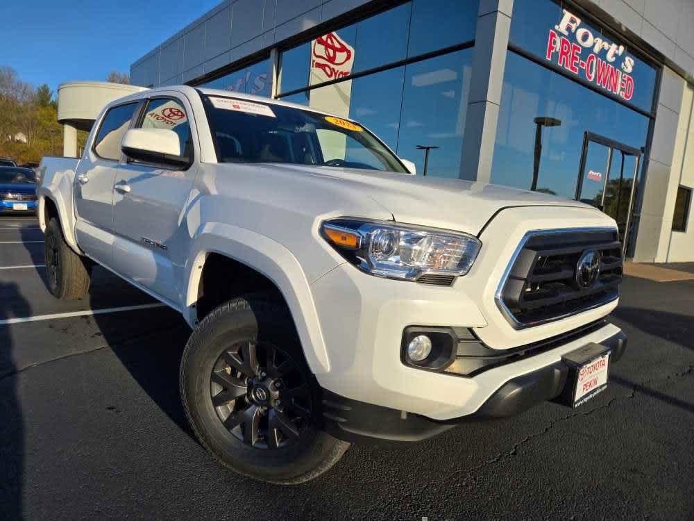 2023 Toyota Tacoma SR5's photo