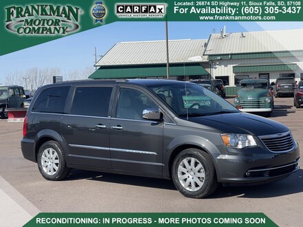 2012 Chrysler Town & Country Touring-L Minivan/Van