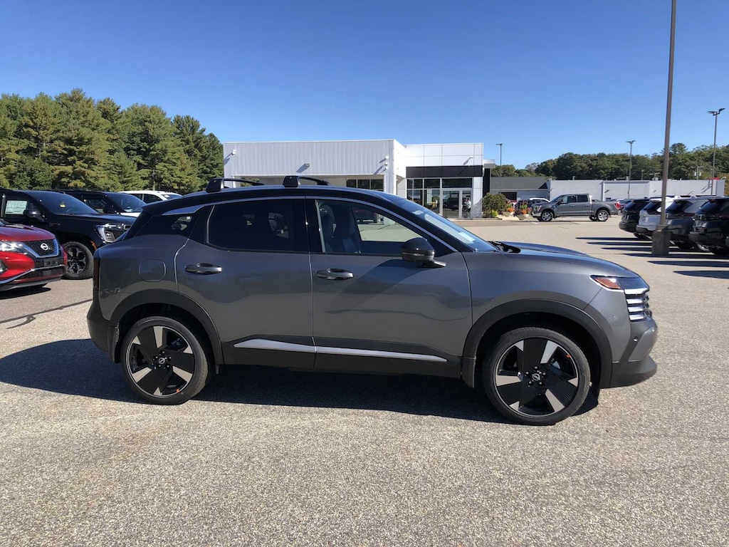 New 2026 Nissan Kicks SR SUV