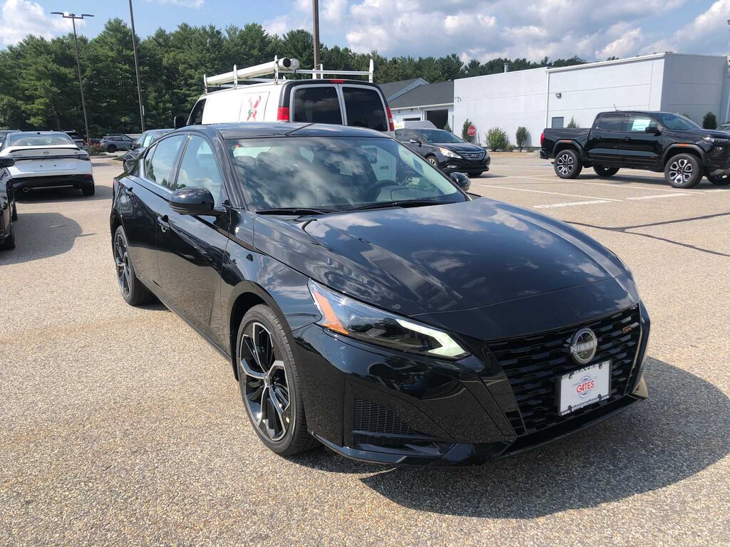 New 2026 Nissan Altima SR Sedan
