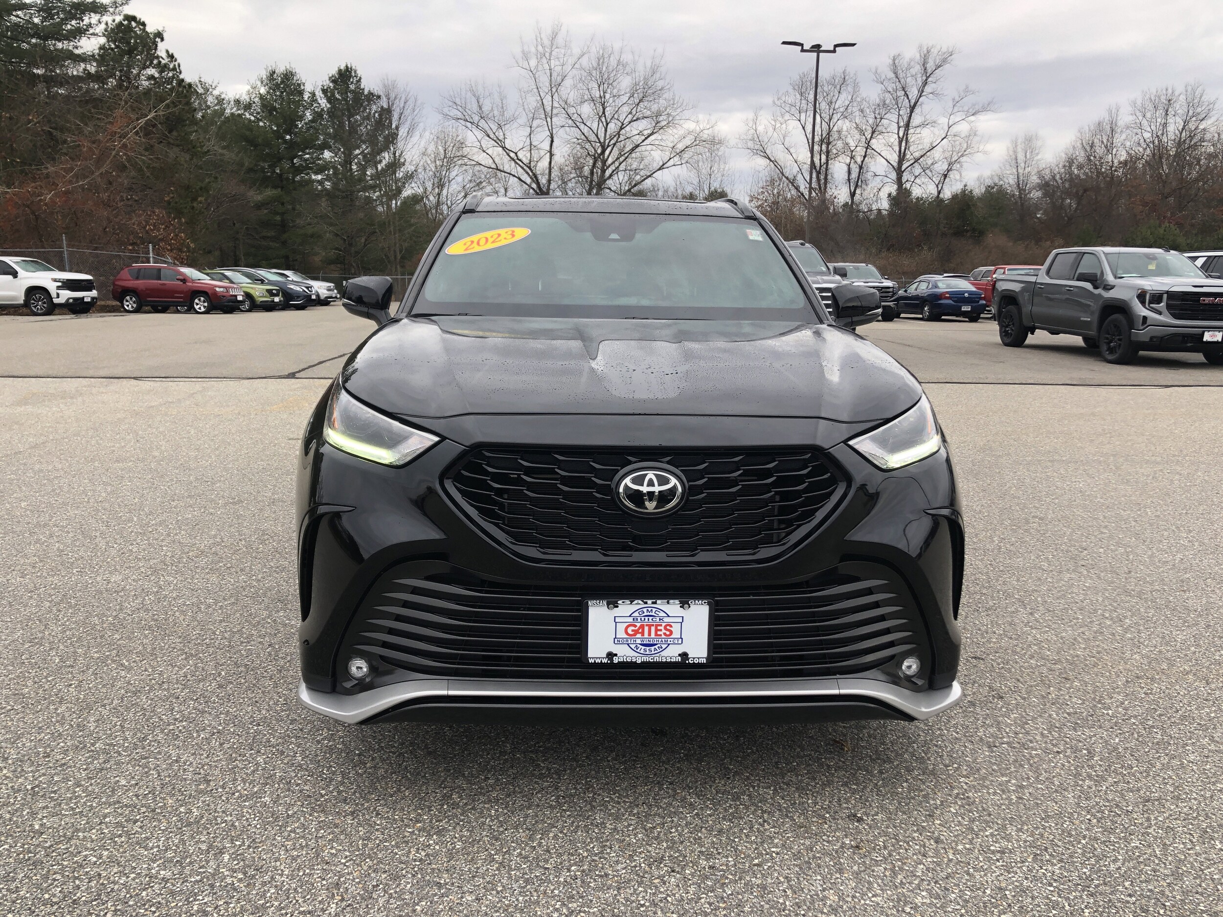 2023 Toyota Highlander XSE photo 2