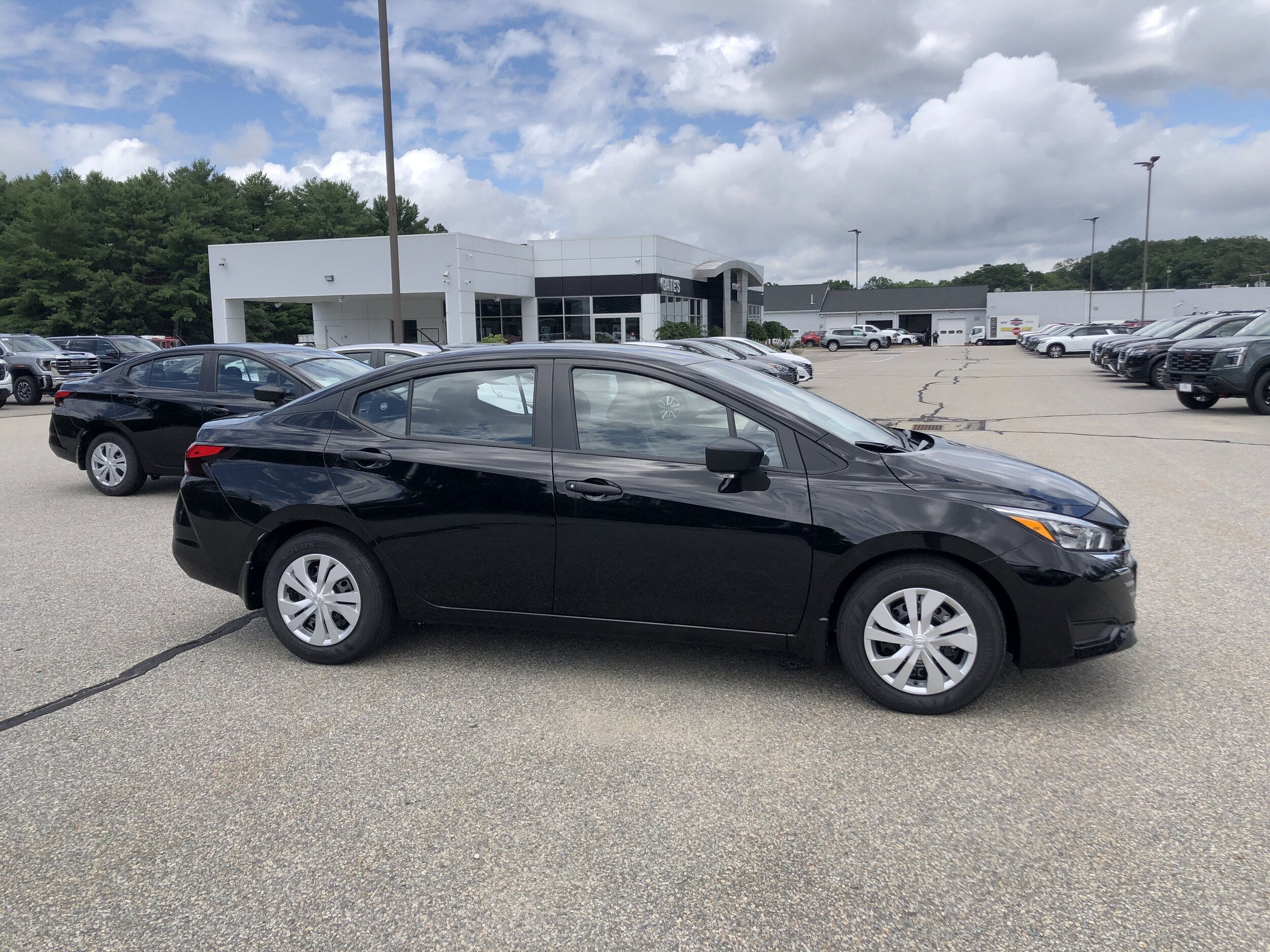 2025 Nissan Versa S photo 3