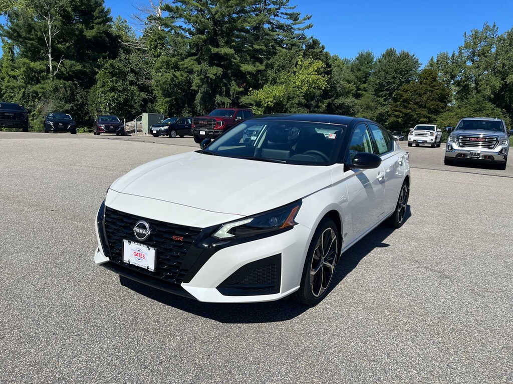 New 2026 Nissan Altima SR Sedan