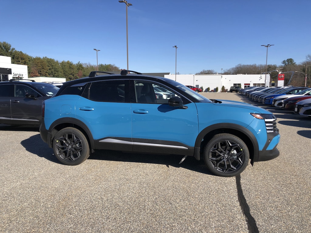 New 2026 Nissan Kicks SR SUV