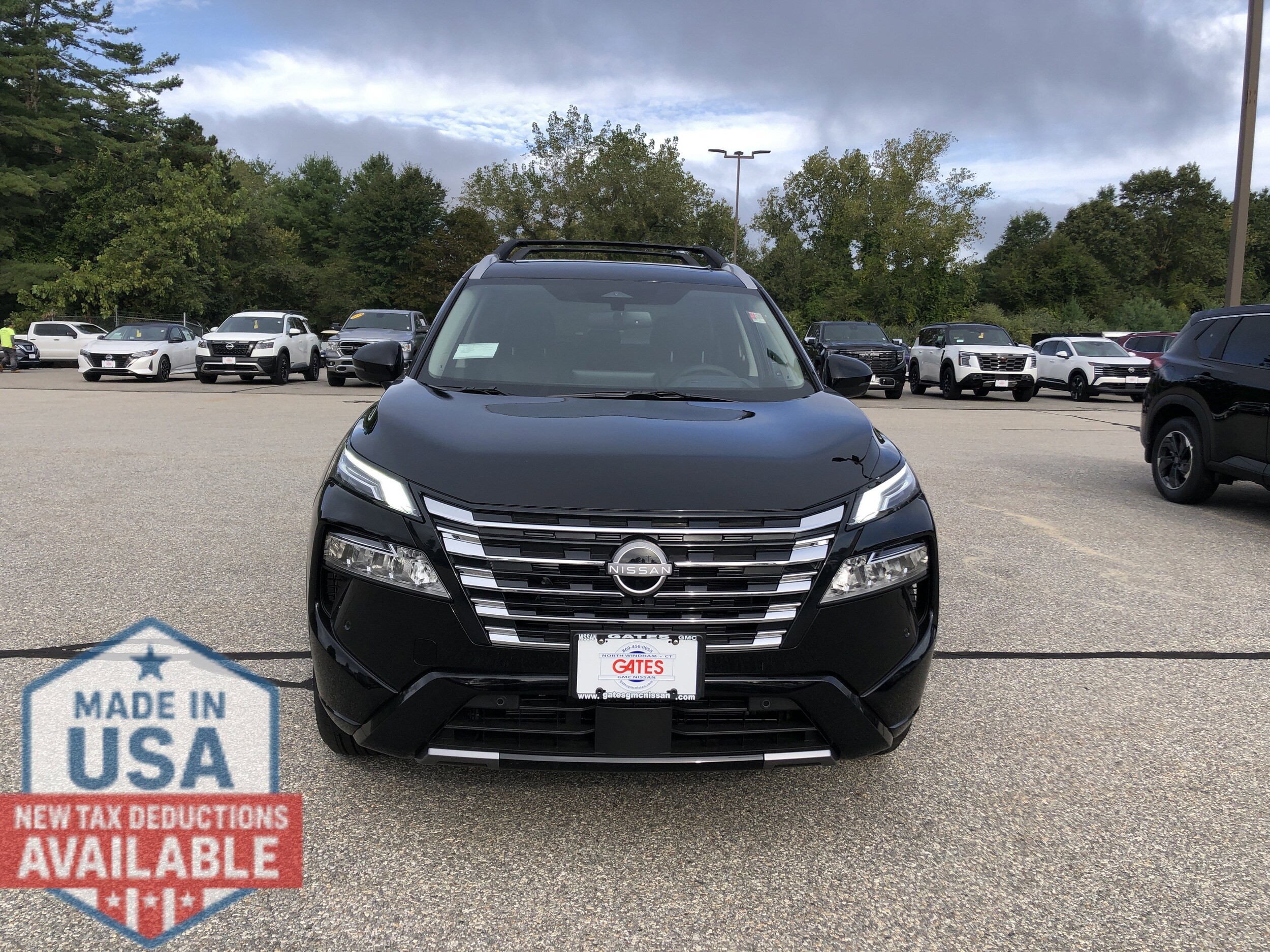 2026 Nissan Rogue Platinum photo 2