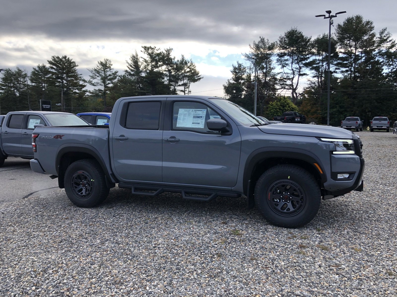 2025 Nissan Frontier PRO-4X photo 4