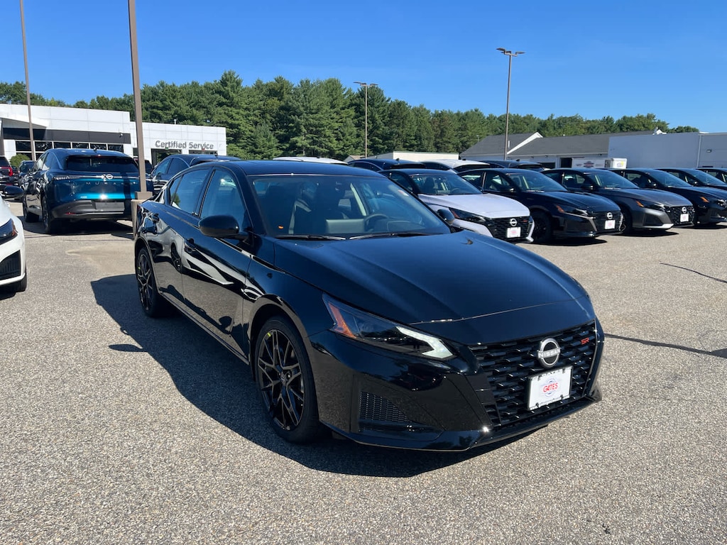New 2026 Nissan Altima SR Sedan