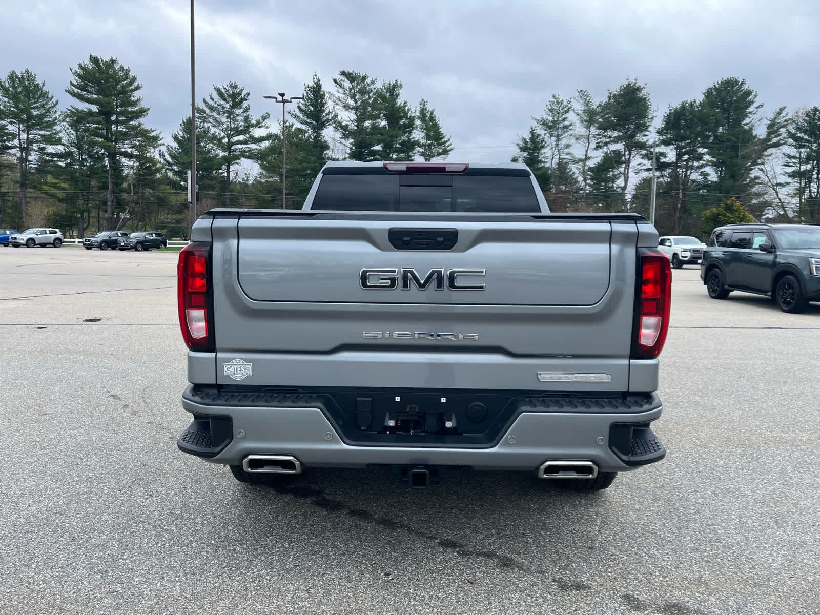 2025 GMC Sierra 1500 Elevation 4WD Crew Cab 147 photo 6