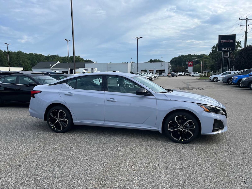 New 2026 Nissan Altima SR Sedan