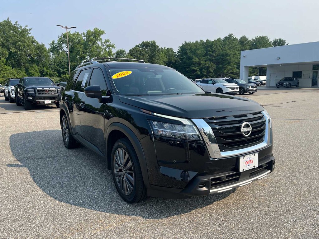 Used 2023 Nissan Pathfinder SL SUV